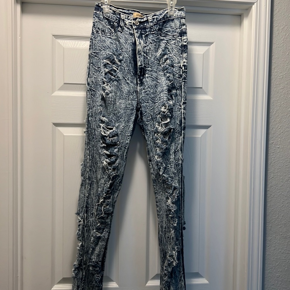 Size 11 Aphrodite ripped jeans